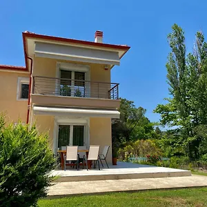 https://casa-del-mare.hotelschalkidiki.net