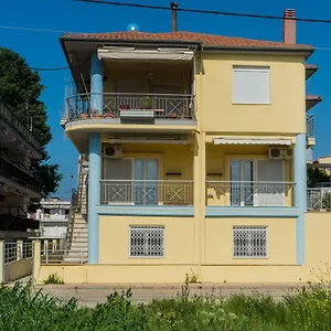 https://paralia.hotelschalkidiki.net